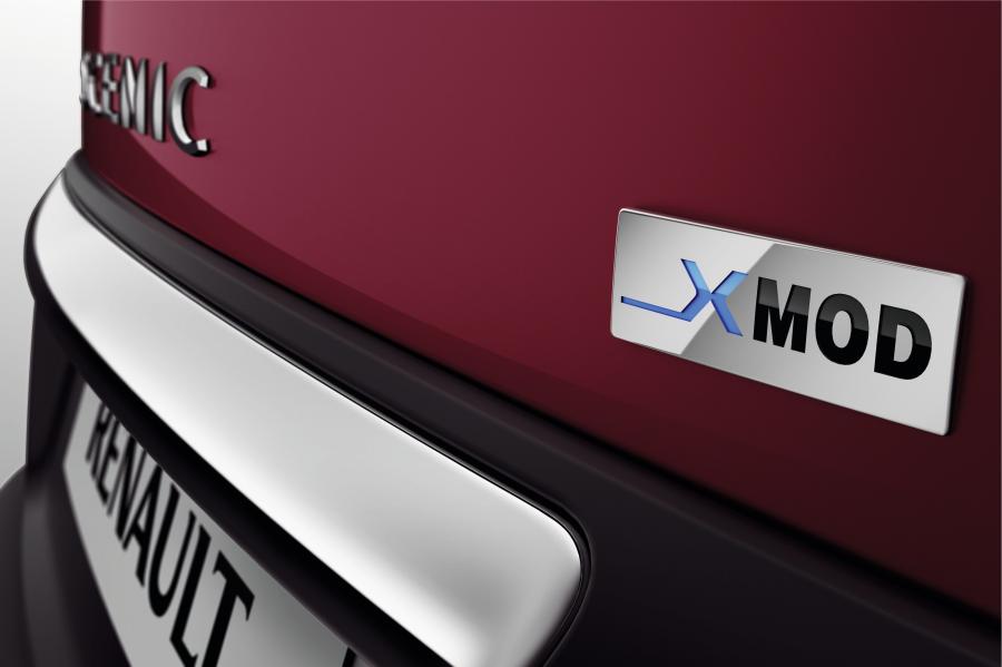 Логотип Renault Scenic XMod 2013 года  (WW) (фото 3 из 27)